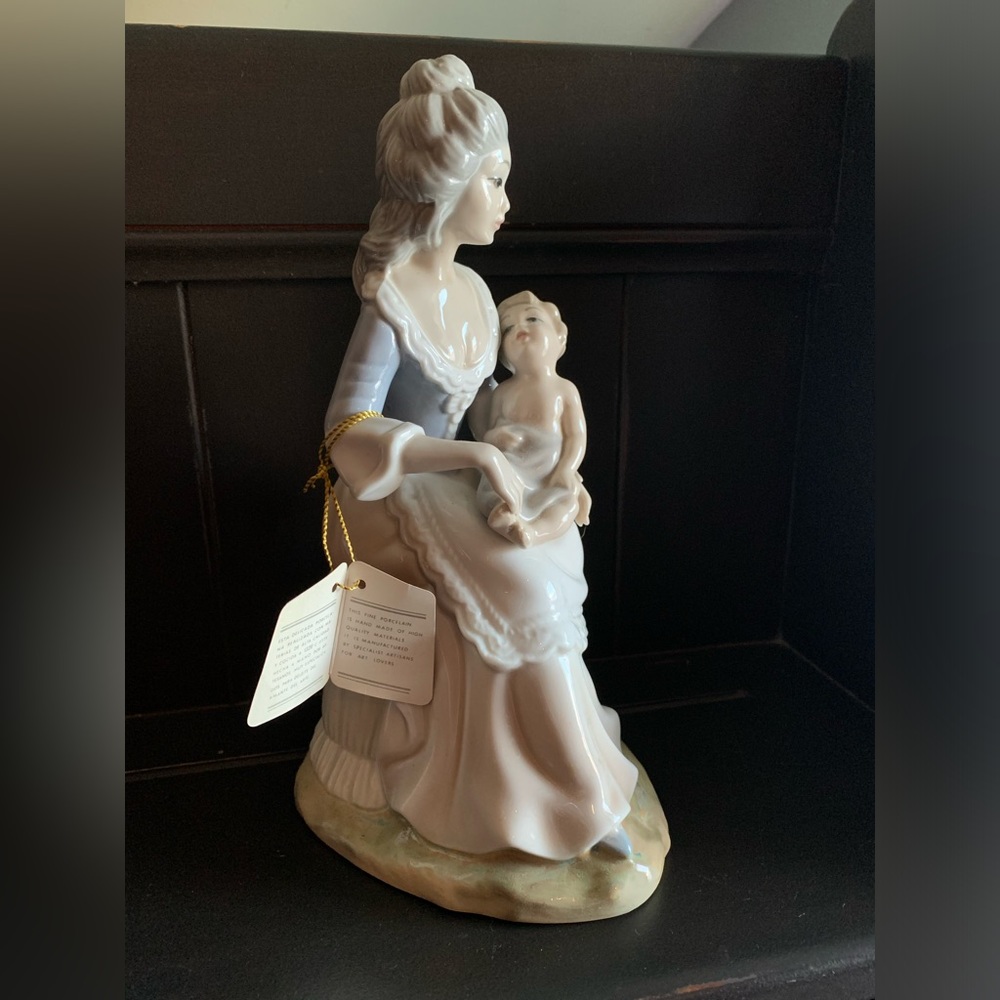 Tengra porcelain figurine